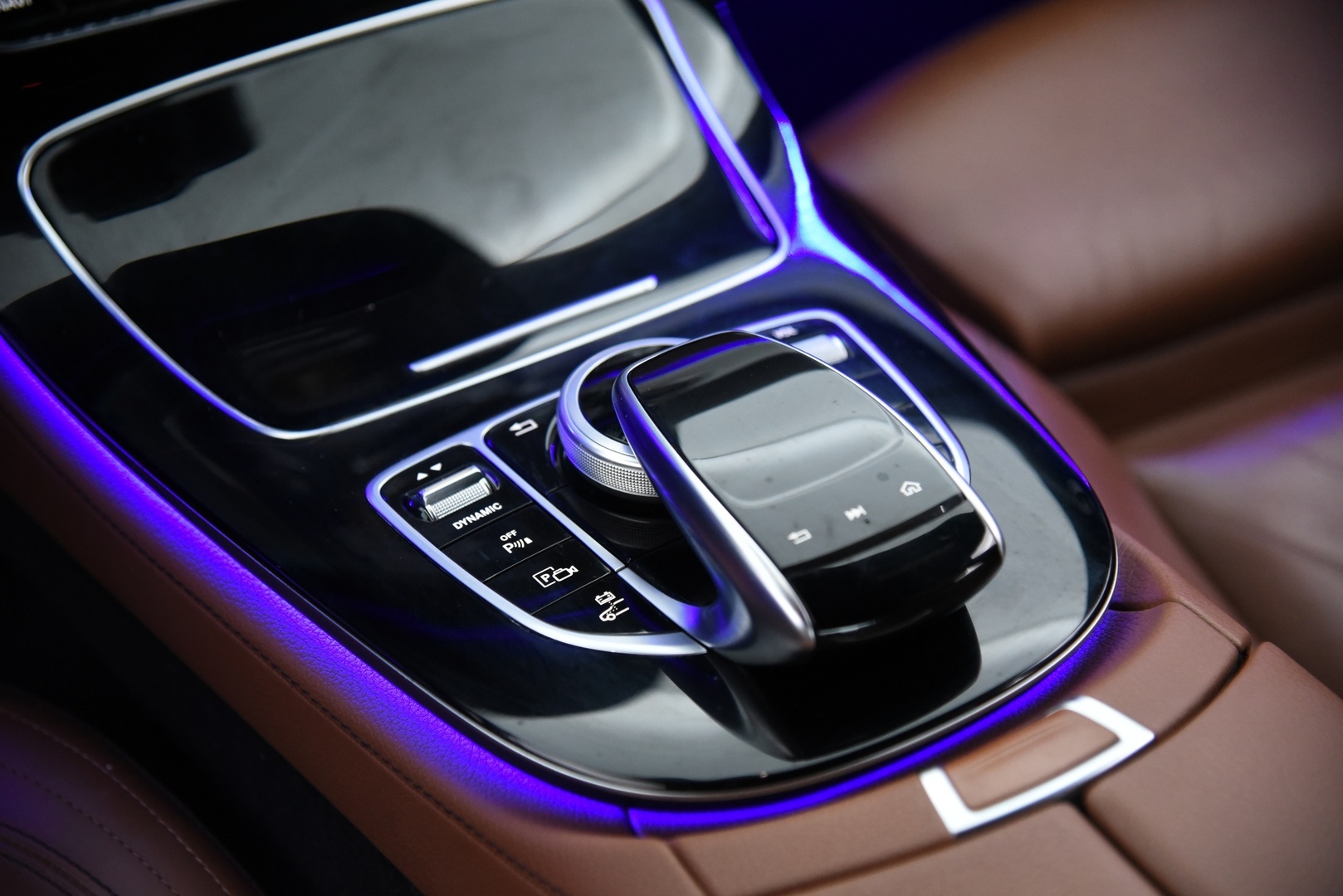 MERCEDES-BENZ E 2017