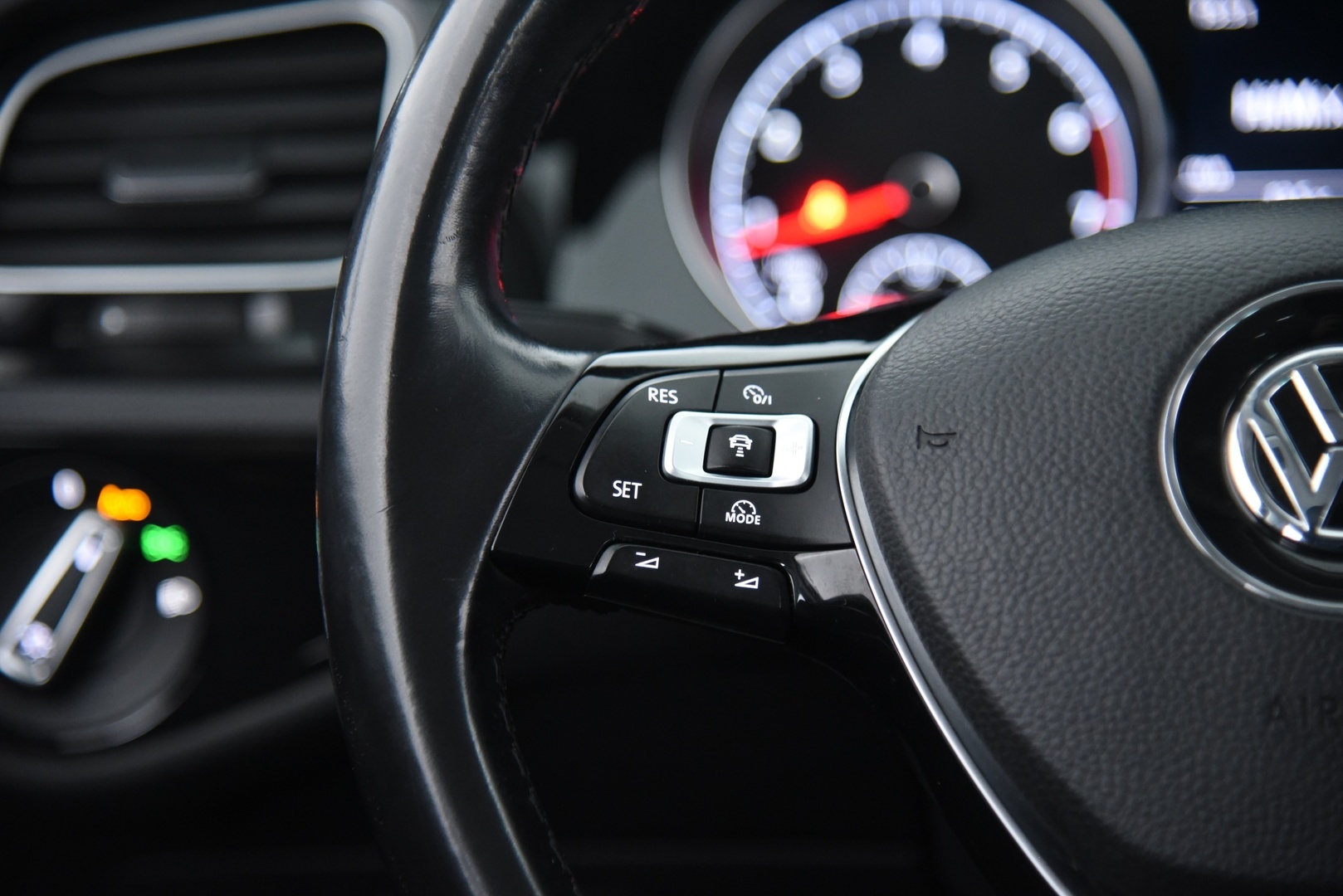 VOLKSWAGEN Golf 2018