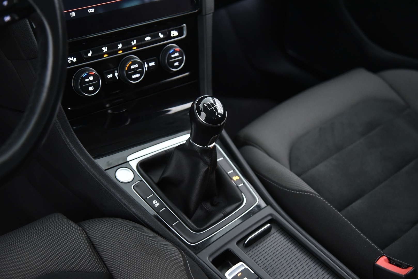 VOLKSWAGEN Golf 2018