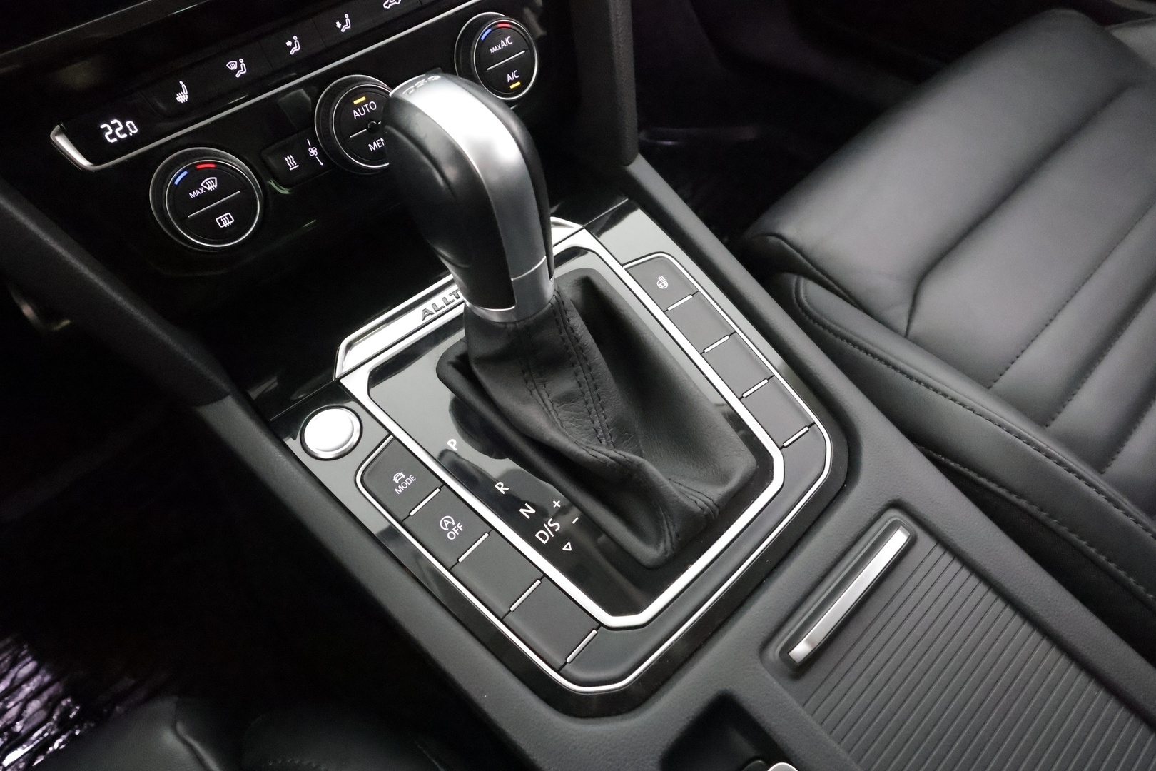 VOLKSWAGEN Passat 2018