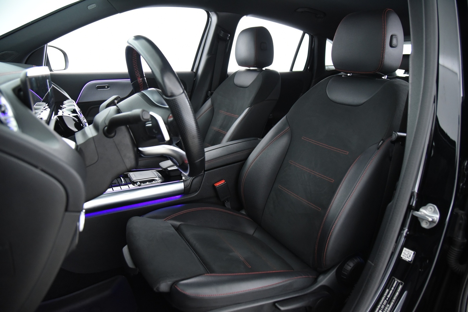 MERCEDES-BENZ EQA 2021