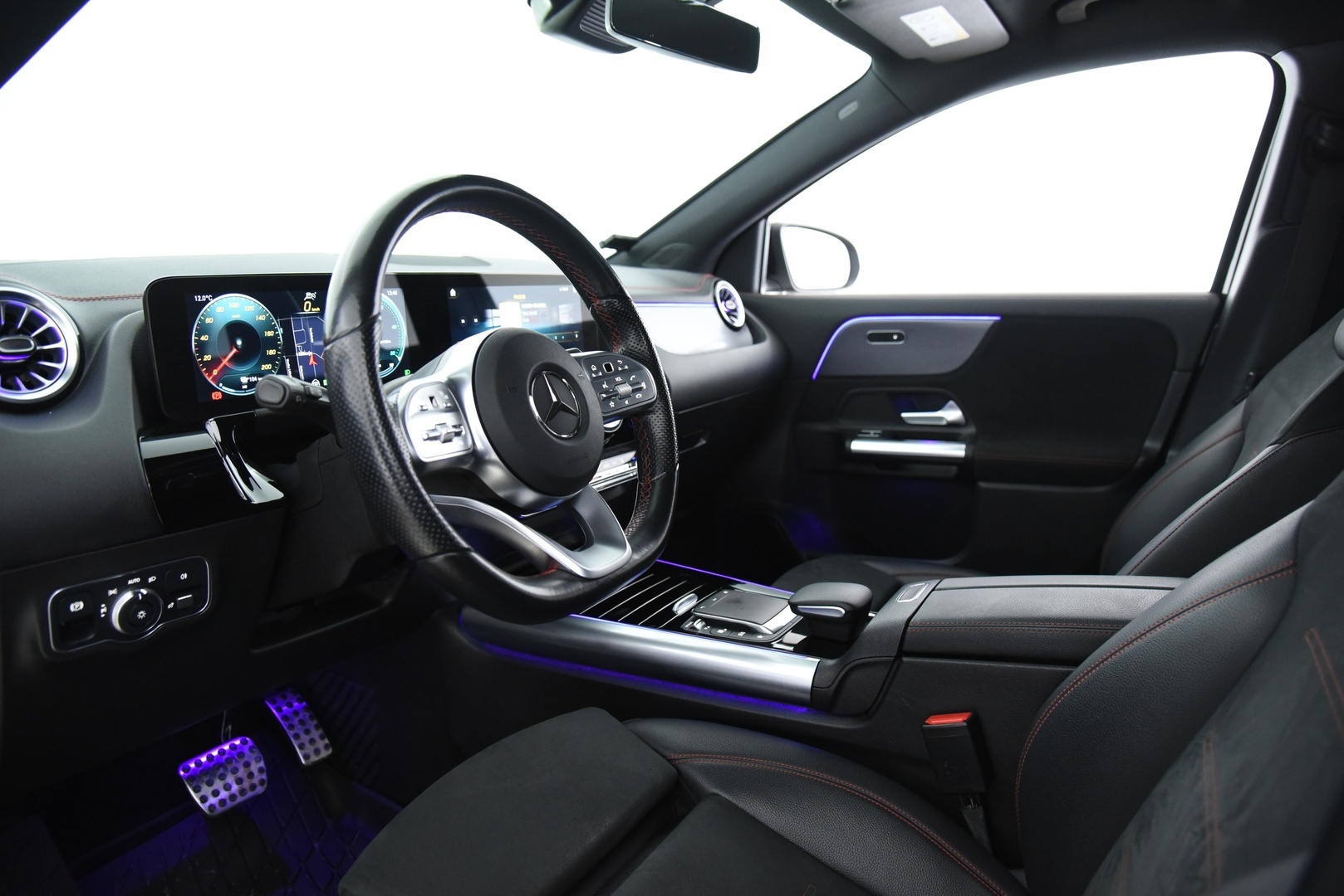 MERCEDES-BENZ EQA 2021