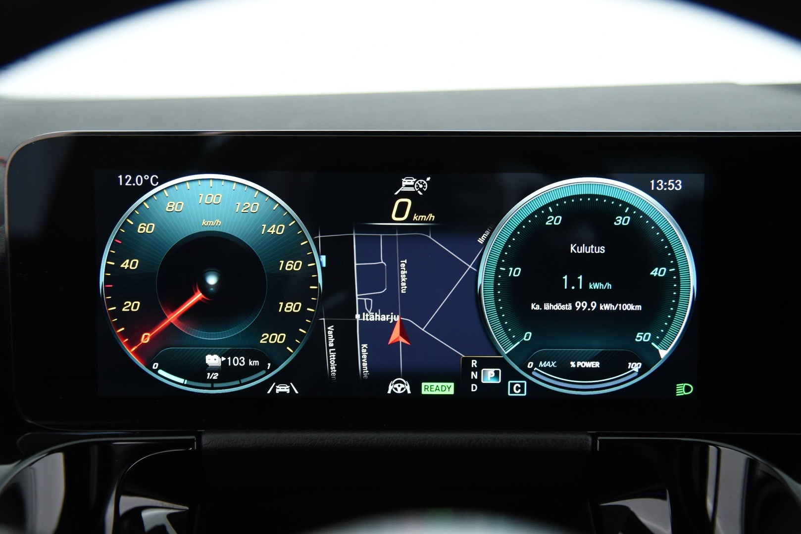 MERCEDES-BENZ EQA 2021