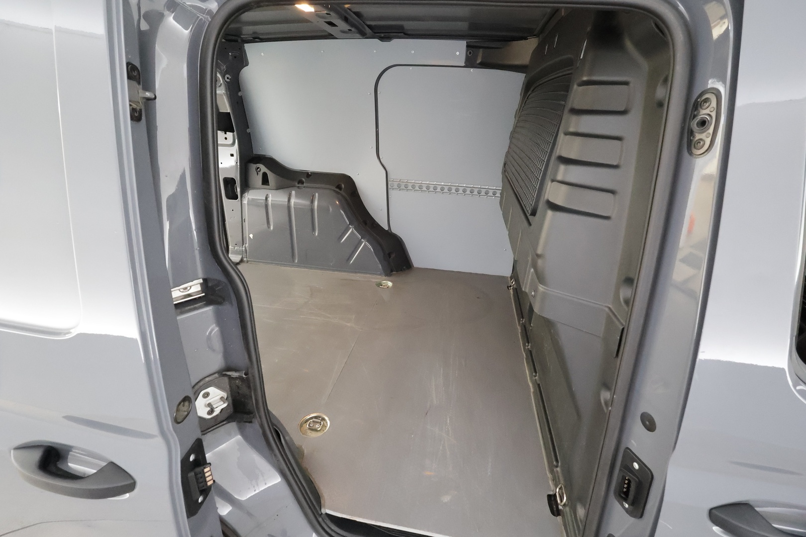 VOLKSWAGEN Caddy 2023