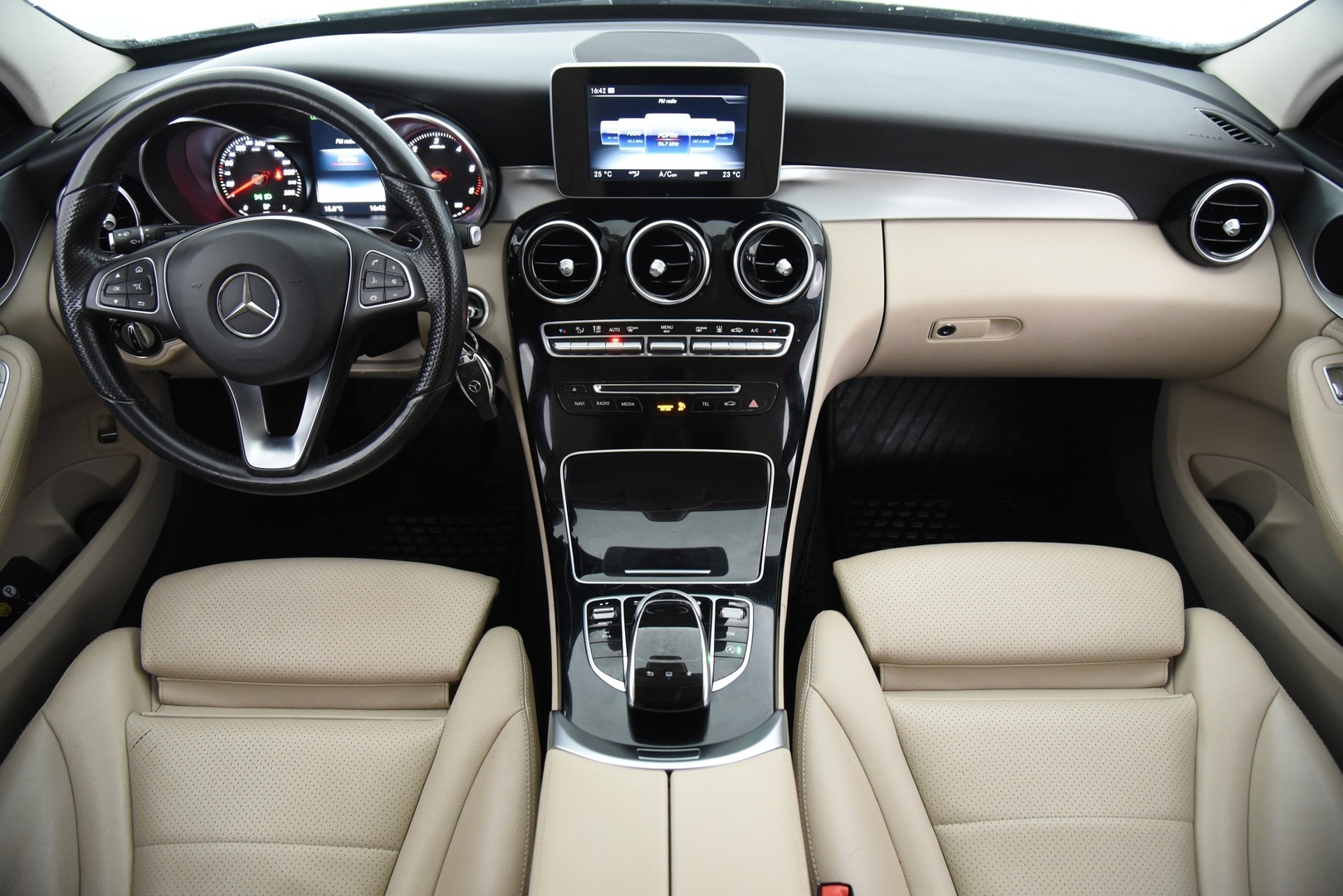 MERCEDES-BENZ C 2015