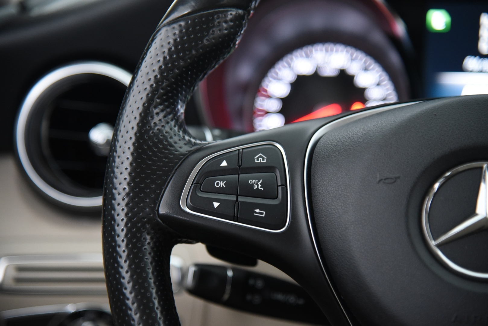 MERCEDES-BENZ C 2015