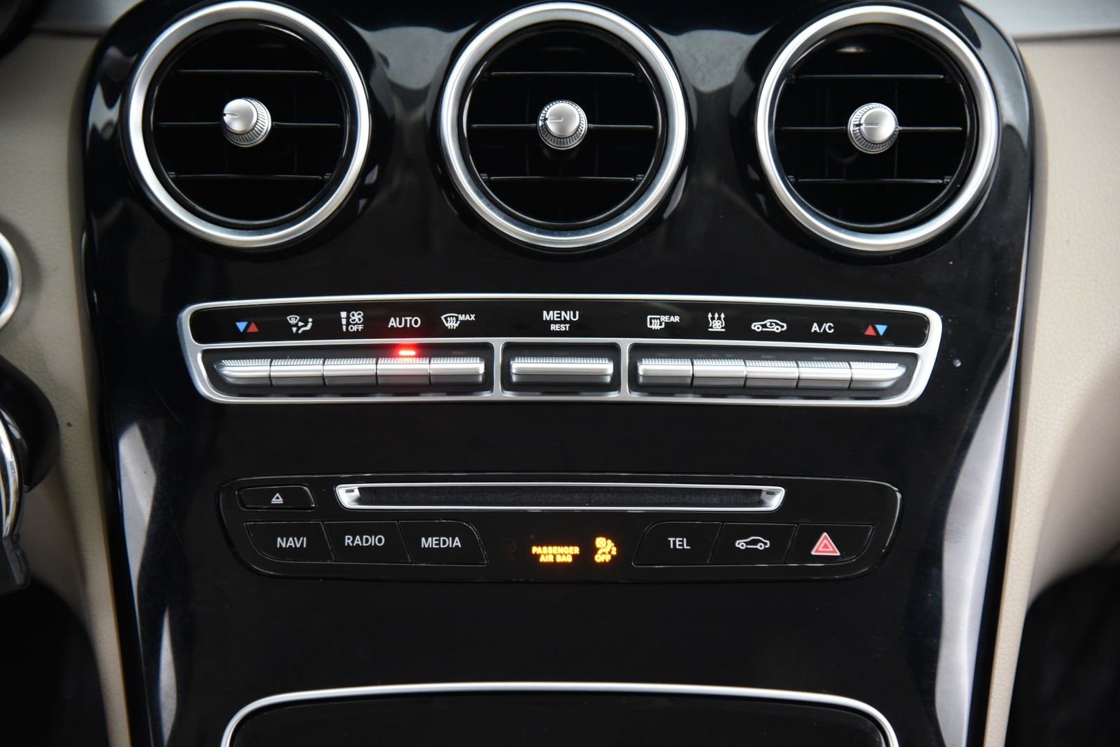 MERCEDES-BENZ C 2015