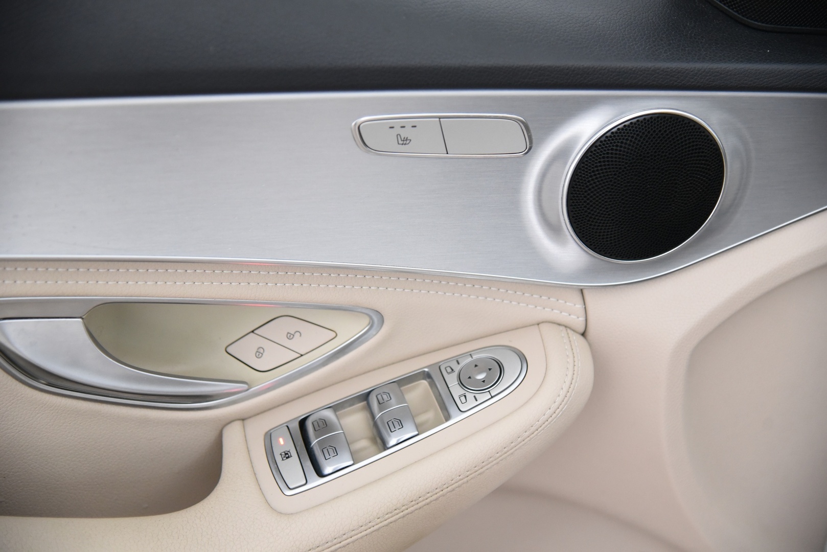 MERCEDES-BENZ C 2015