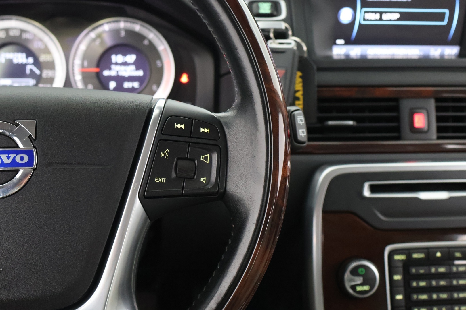 VOLVO XC70 2012
