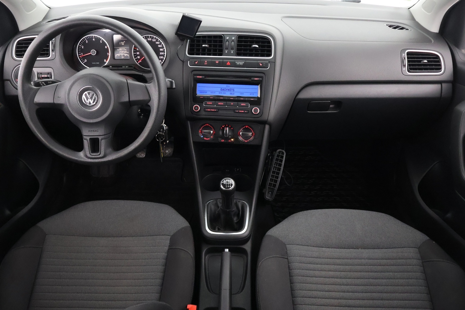 VOLKSWAGEN Polo 2011