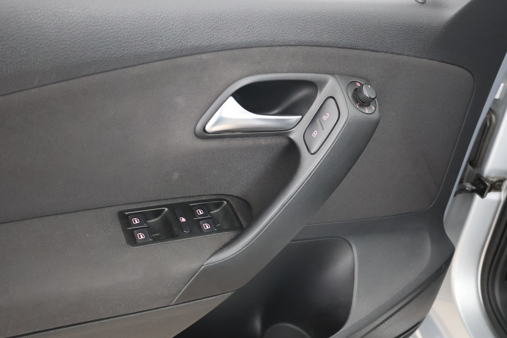 VOLKSWAGEN Polo 2011