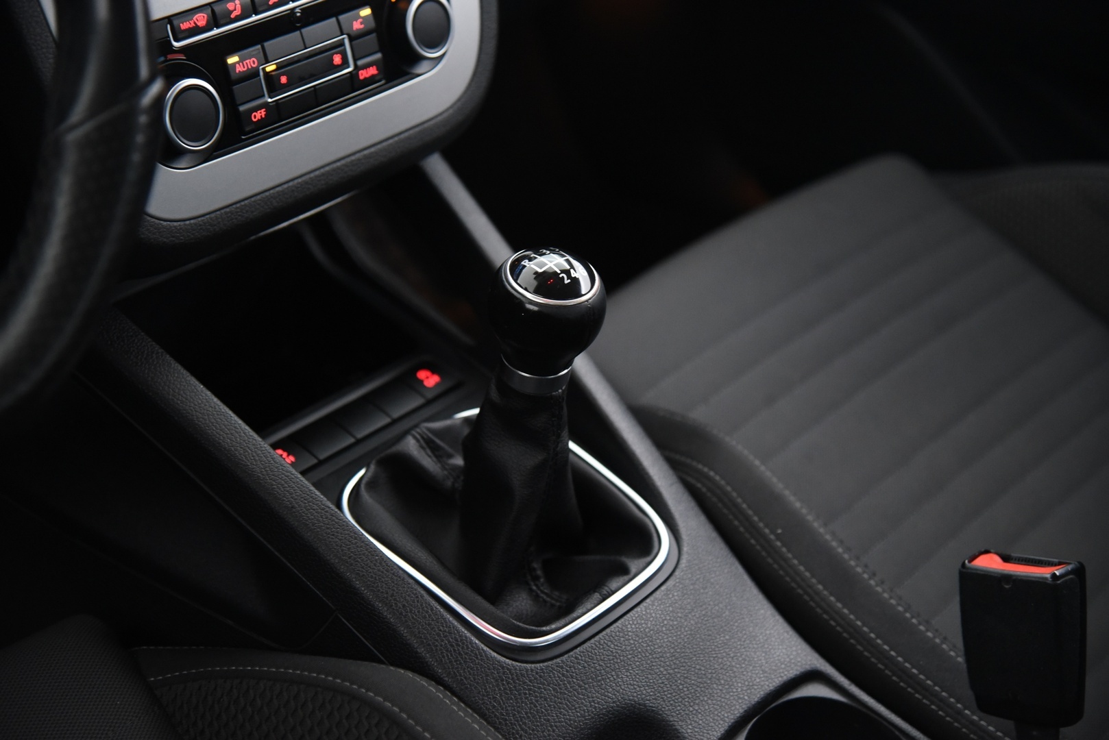 VOLKSWAGEN Scirocco 2012