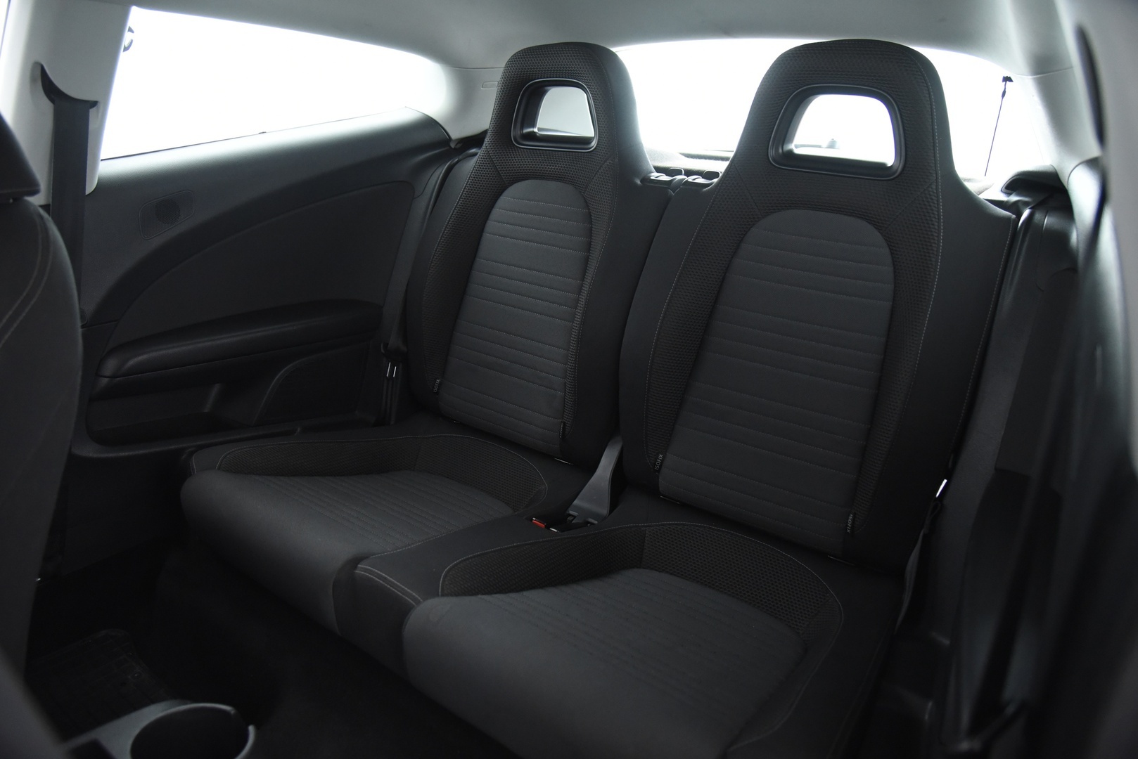 VOLKSWAGEN Scirocco 2012