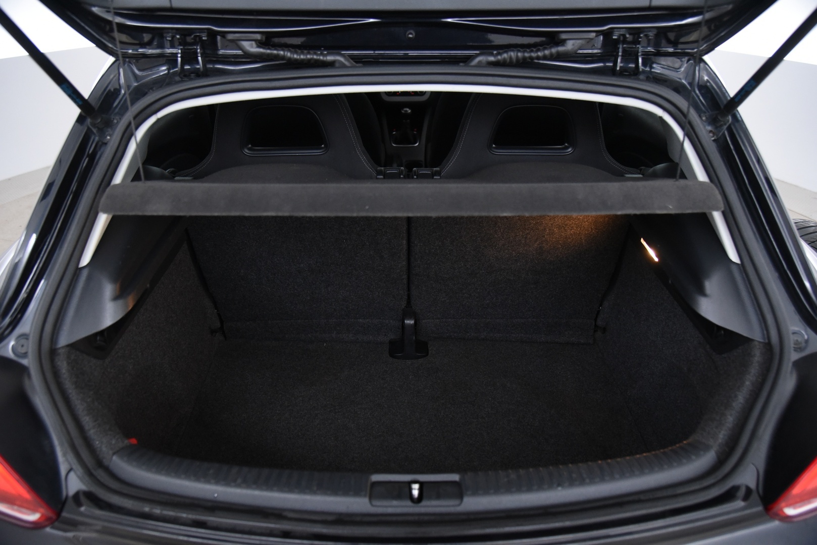 VOLKSWAGEN Scirocco 2012