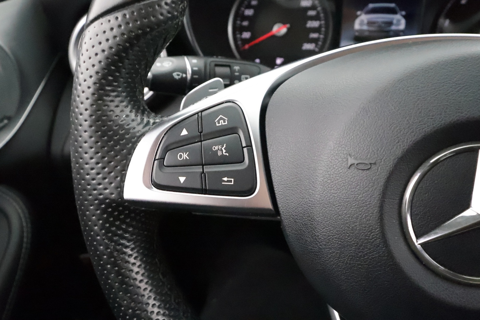 MERCEDES-BENZ C 2016