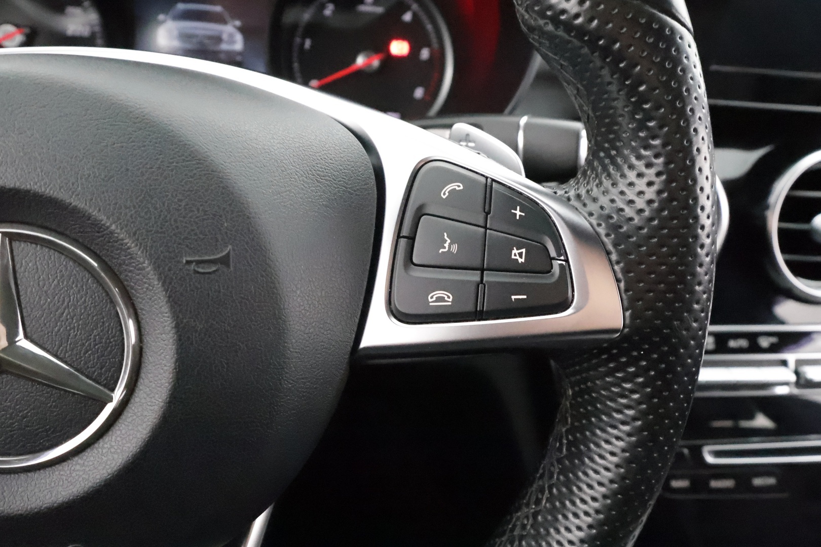 MERCEDES-BENZ C 2016