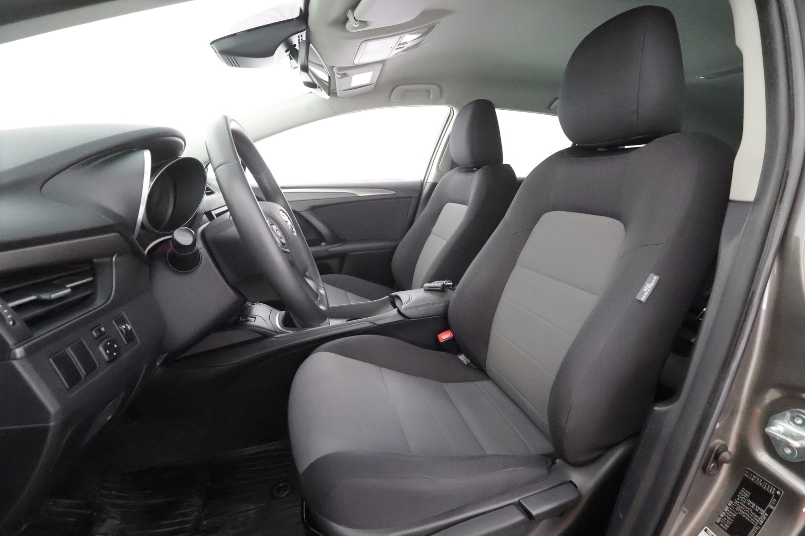TOYOTA Avensis 2016