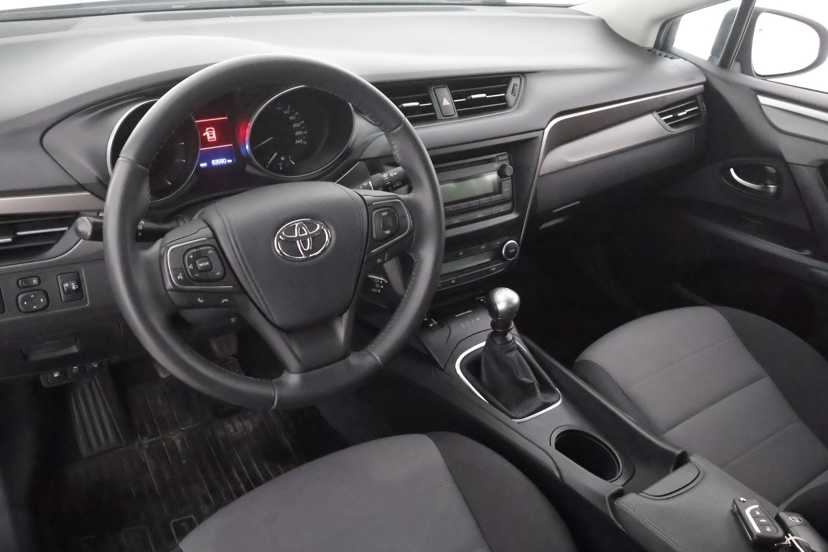 TOYOTA Avensis 2016