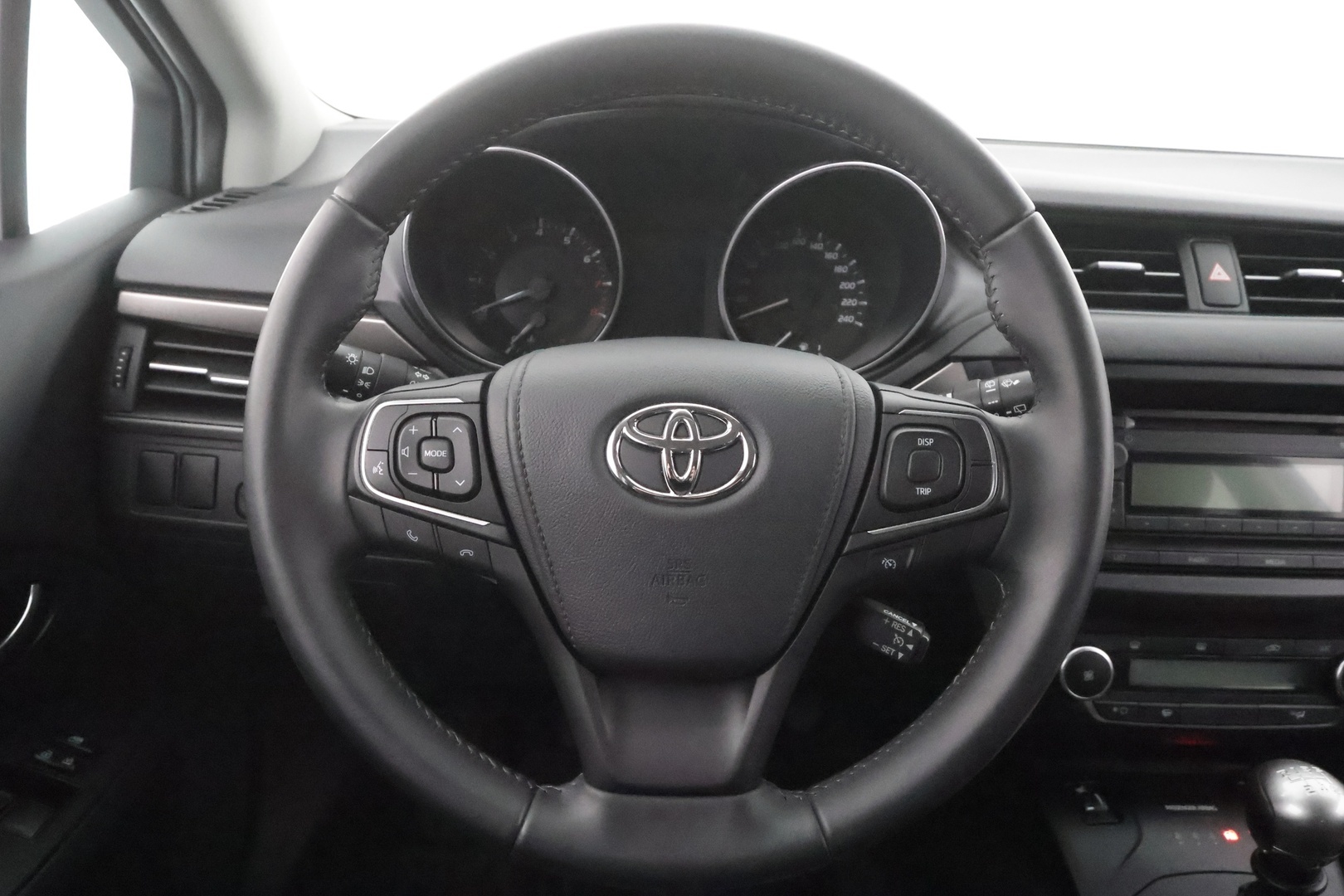 TOYOTA Avensis 2016