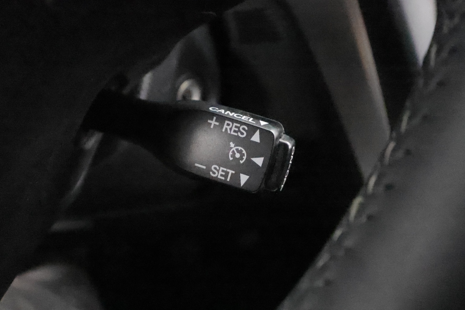 TOYOTA Avensis 2016