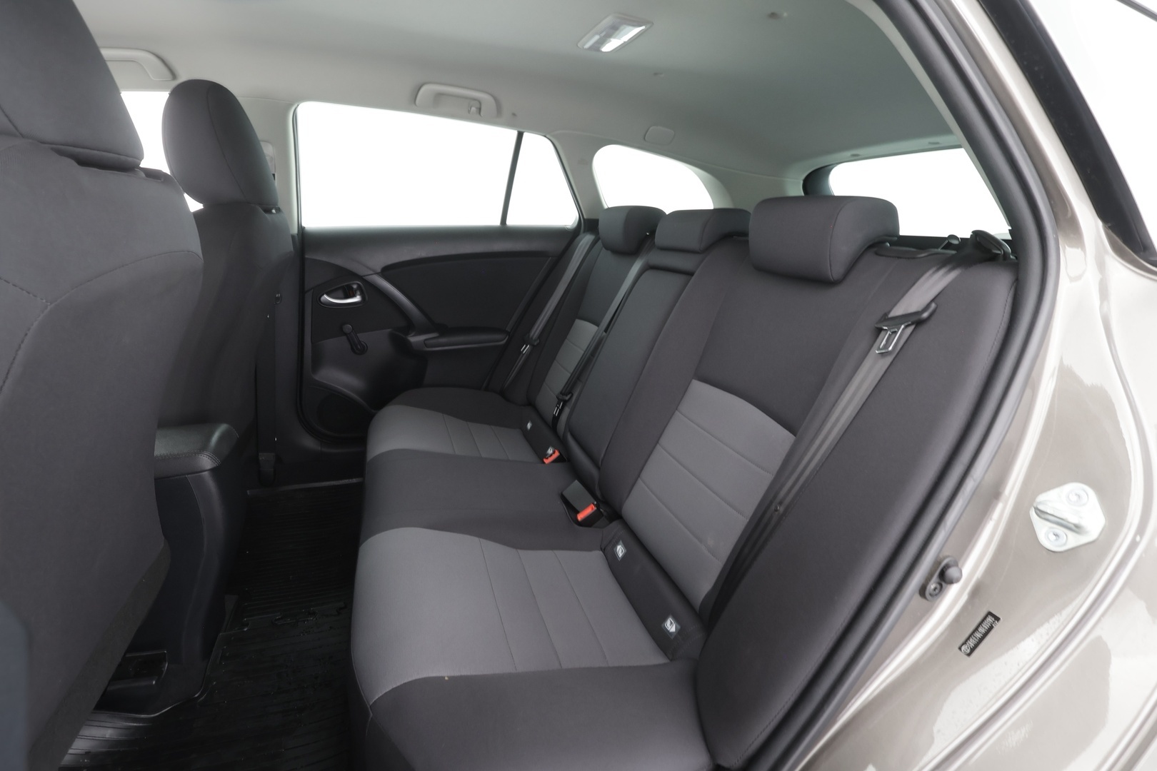TOYOTA Avensis 2016