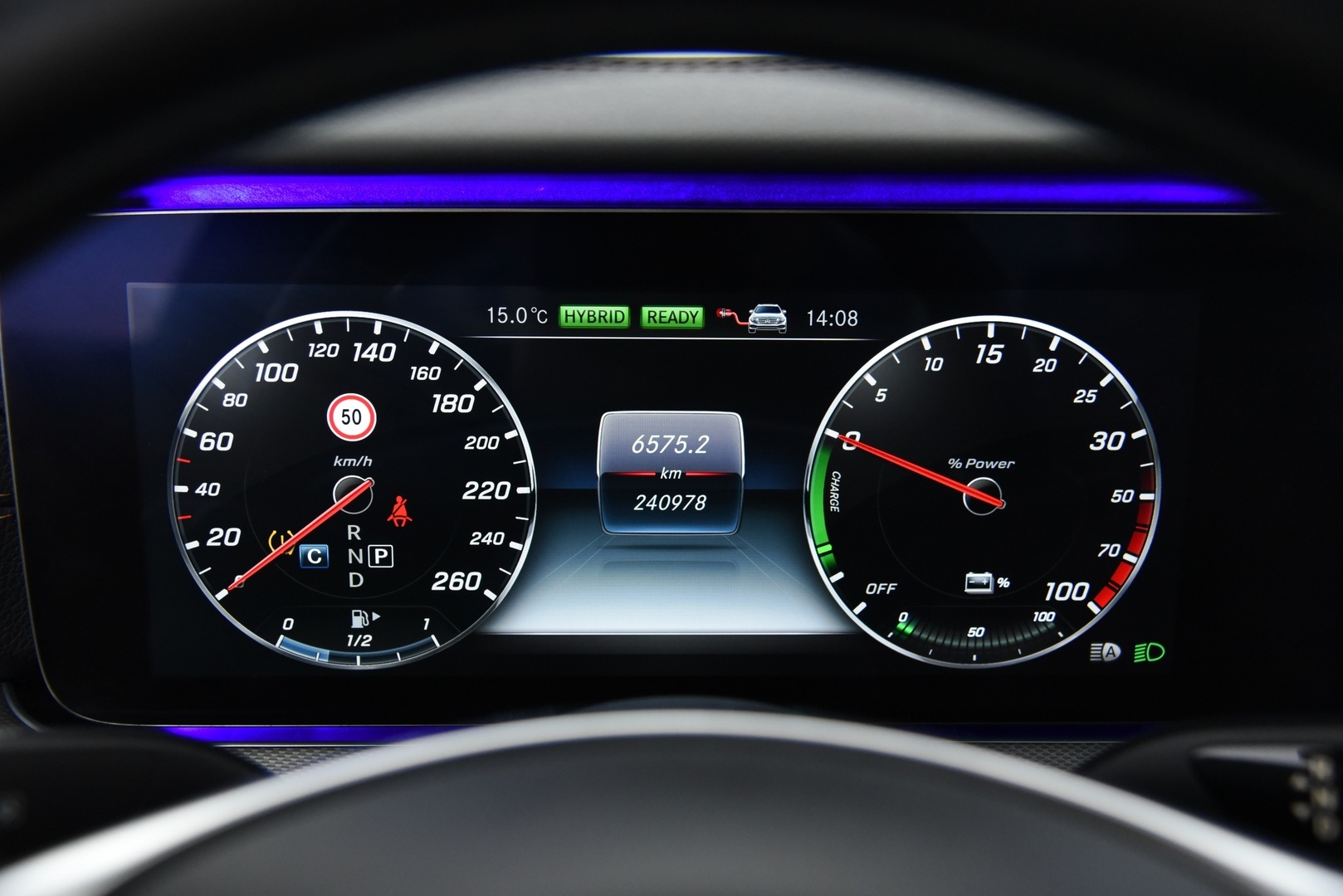 MERCEDES-BENZ E 2016