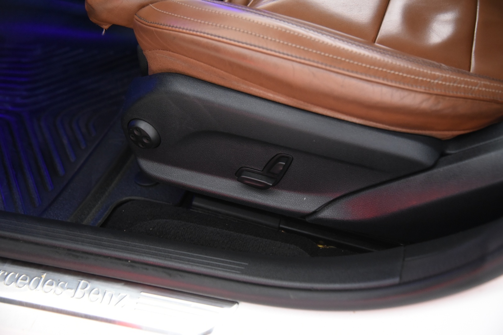 MERCEDES-BENZ E 2016