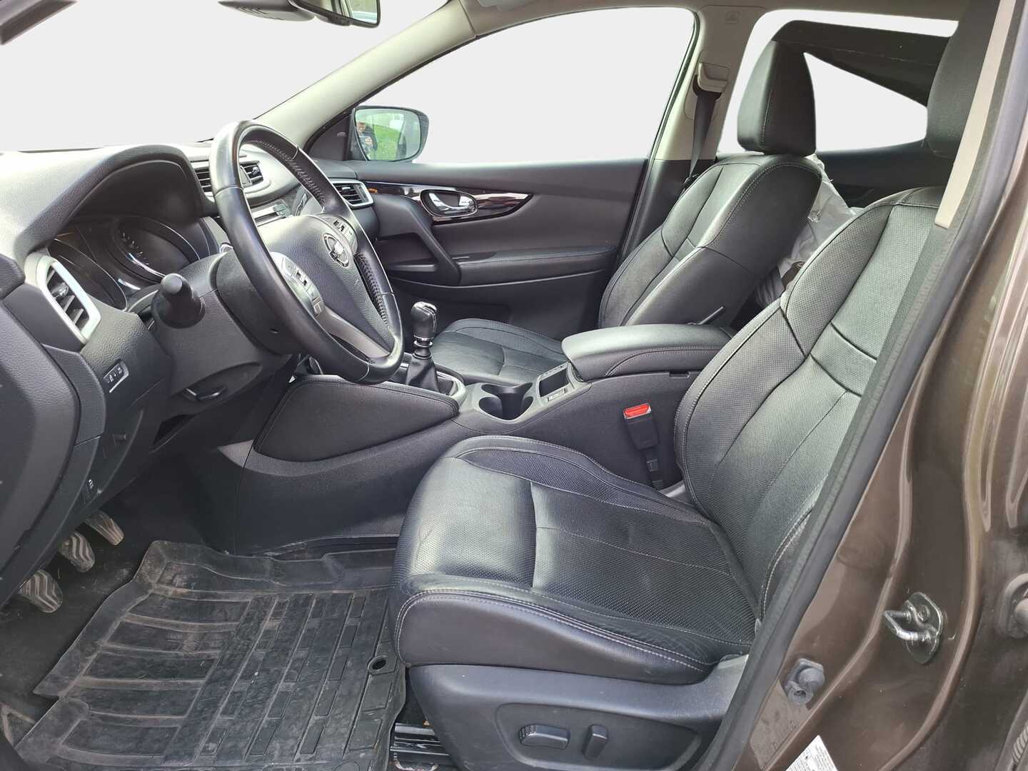 NISSAN Qashqai 2015