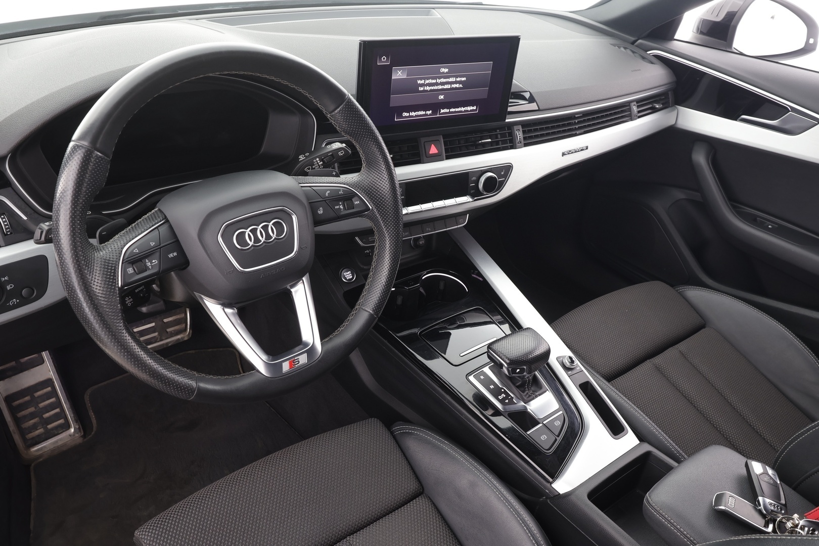 AUDI A4 2023