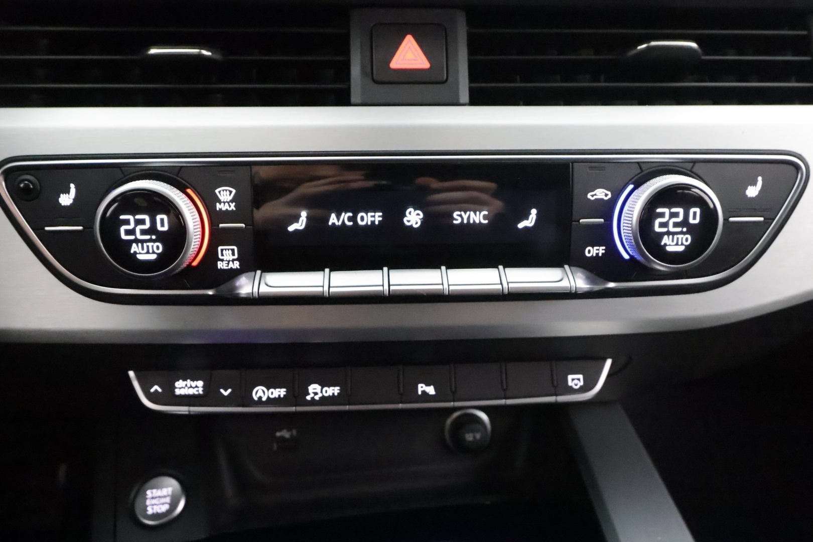 AUDI A4 2023