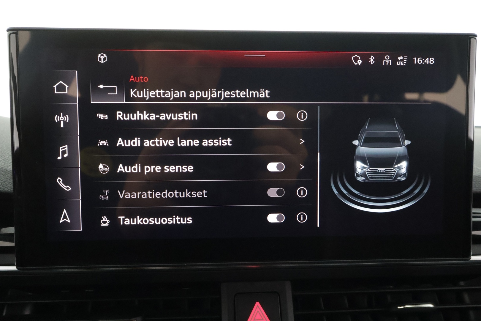 AUDI A4 2023