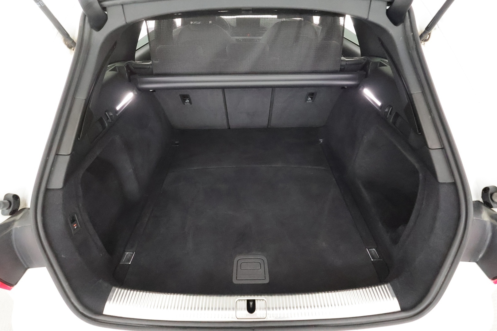 AUDI A4 2023