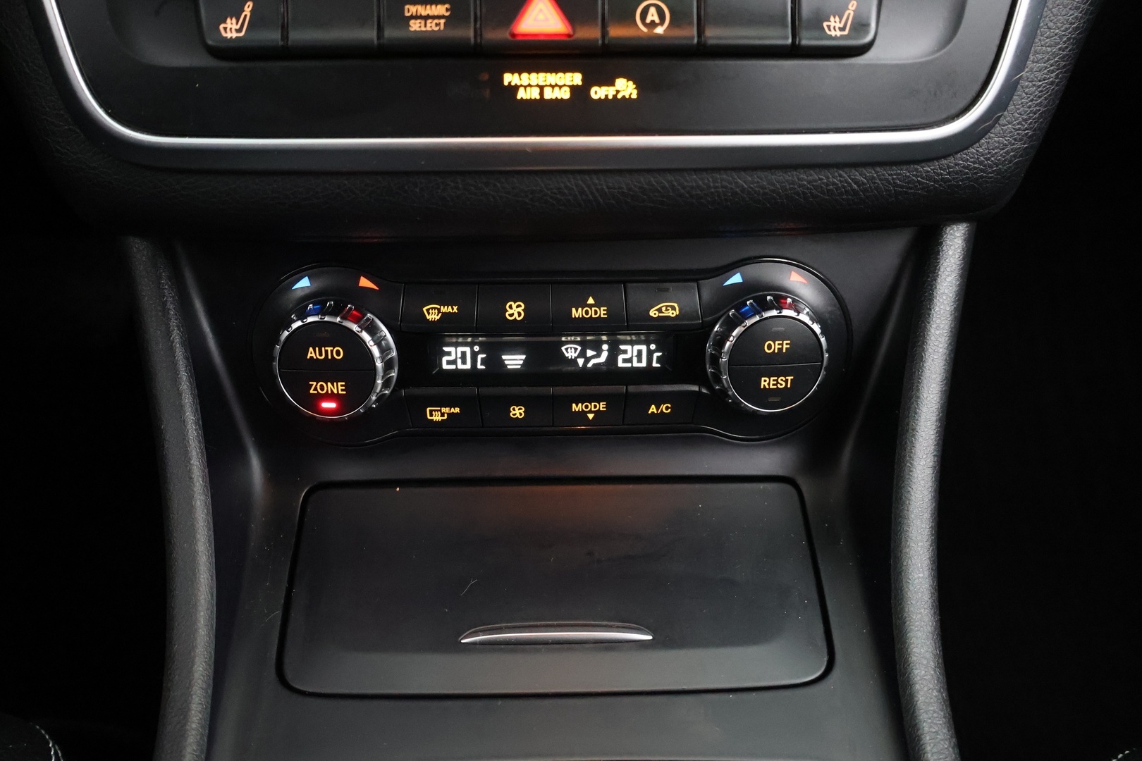 MERCEDES-BENZ GLA 2016