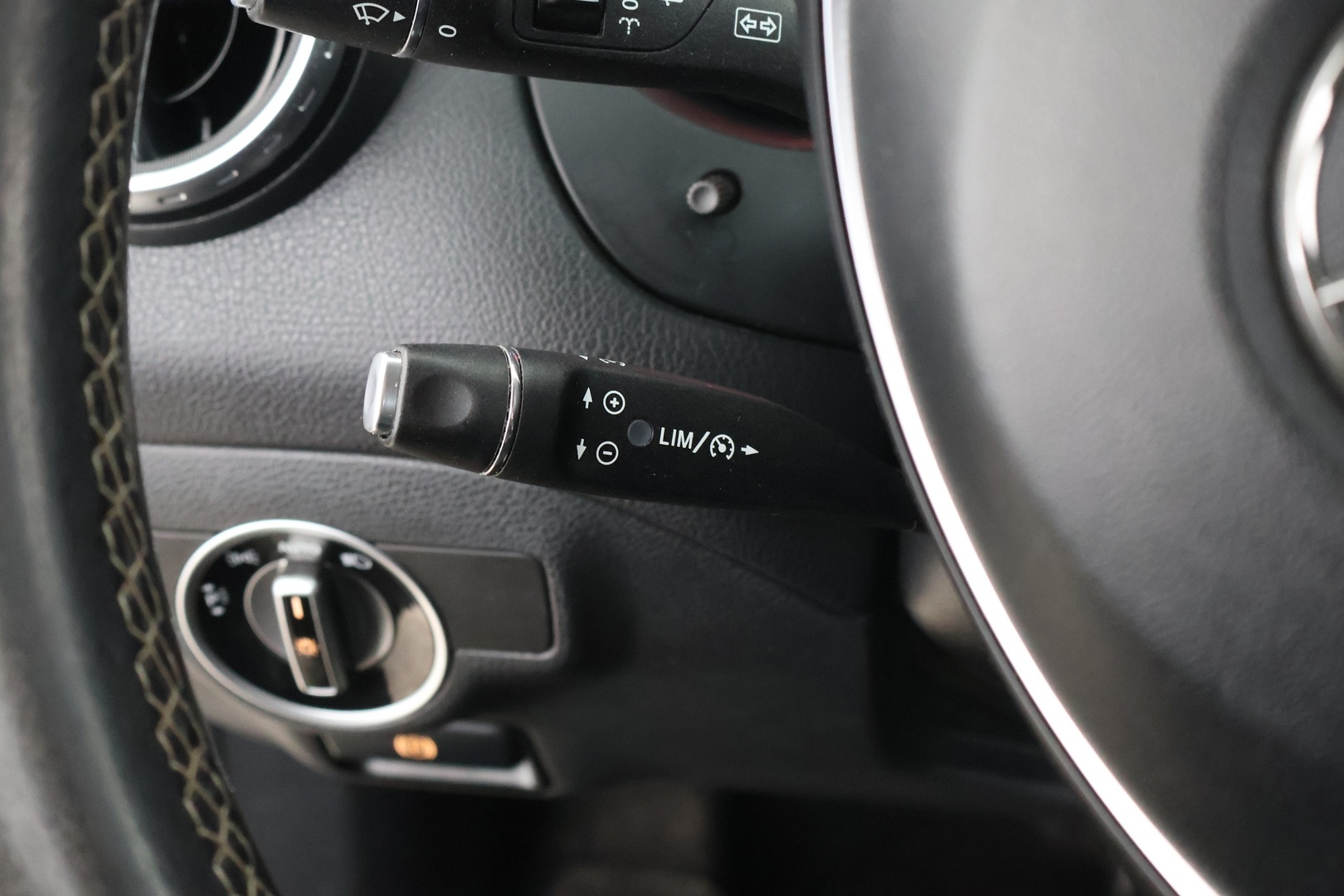 MERCEDES-BENZ GLA 2016