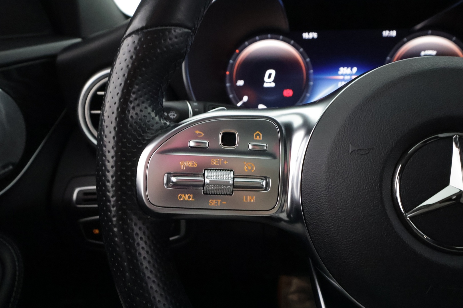 MERCEDES-BENZ C 2019