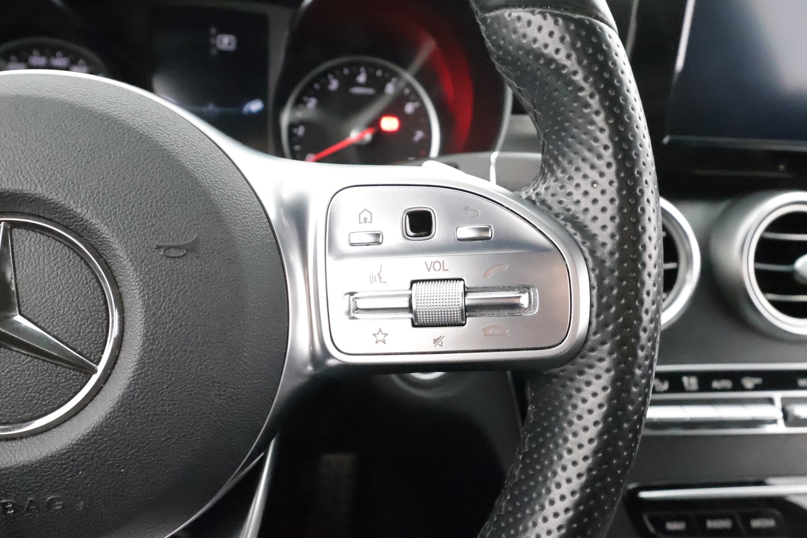 MERCEDES-BENZ C 2019