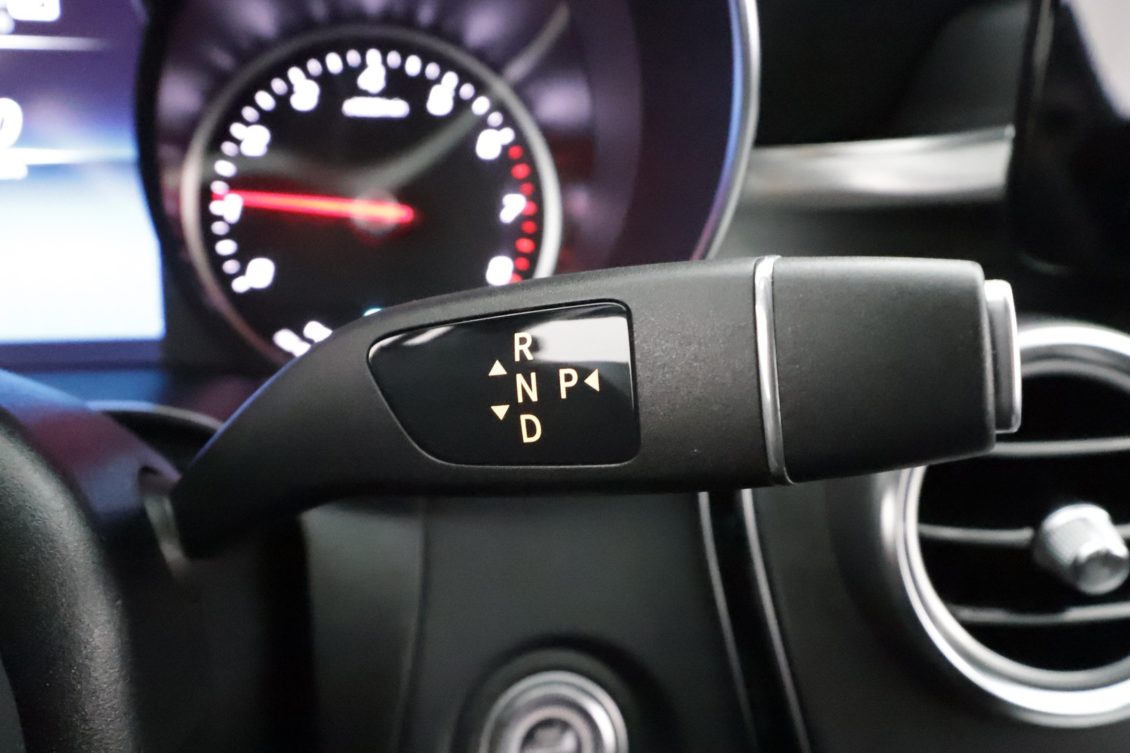 MERCEDES-BENZ C 2019