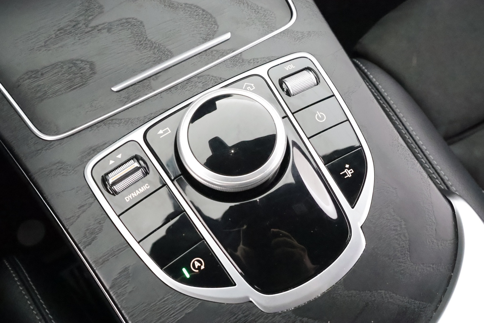 MERCEDES-BENZ C 2019