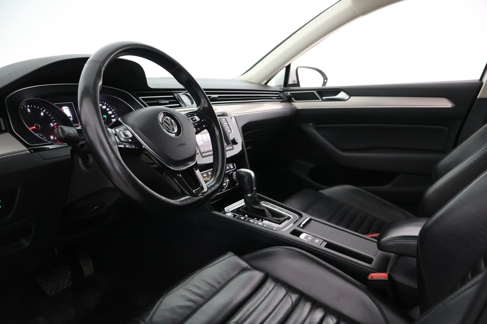 VOLKSWAGEN PASSAT 2015