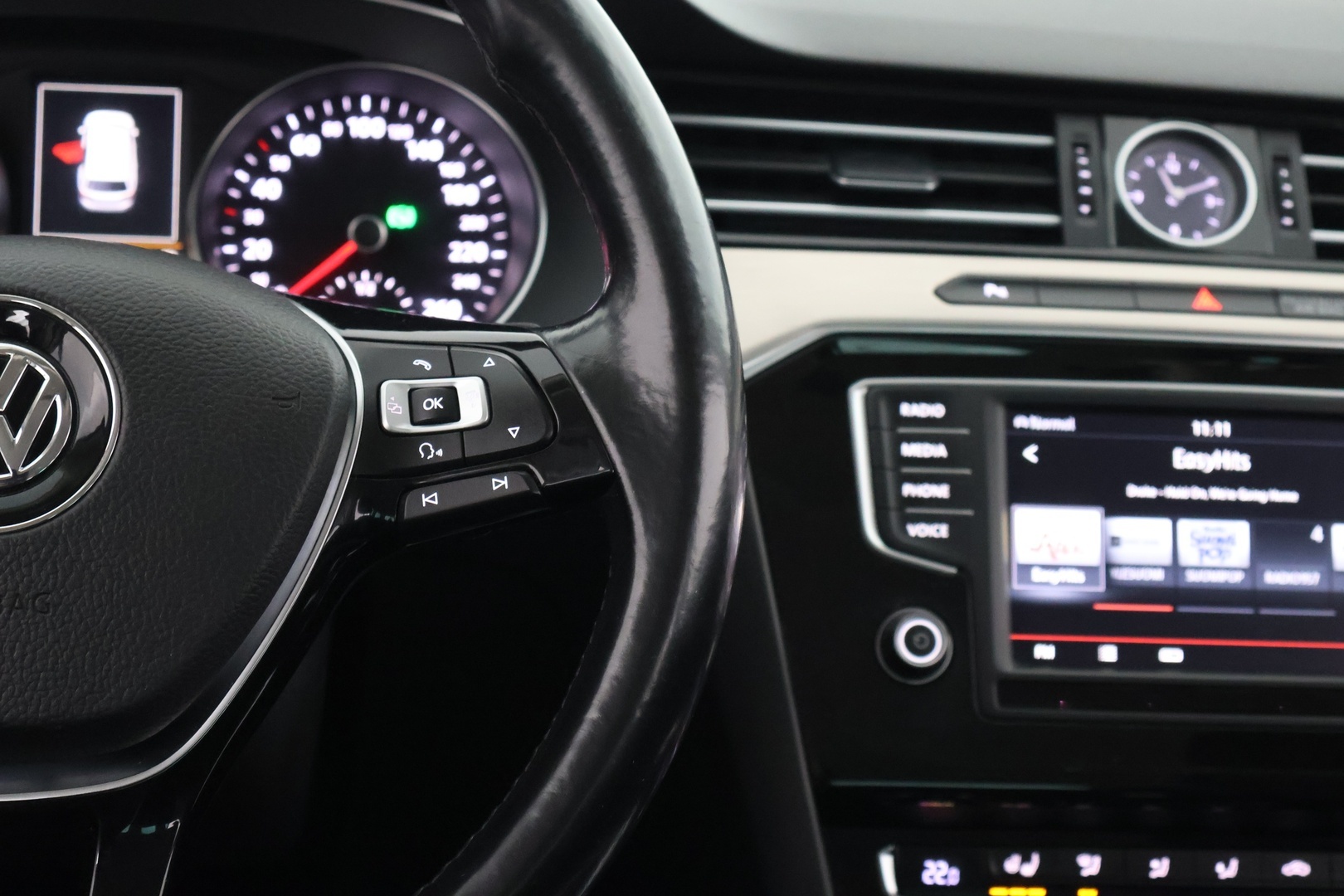 VOLKSWAGEN PASSAT 2015