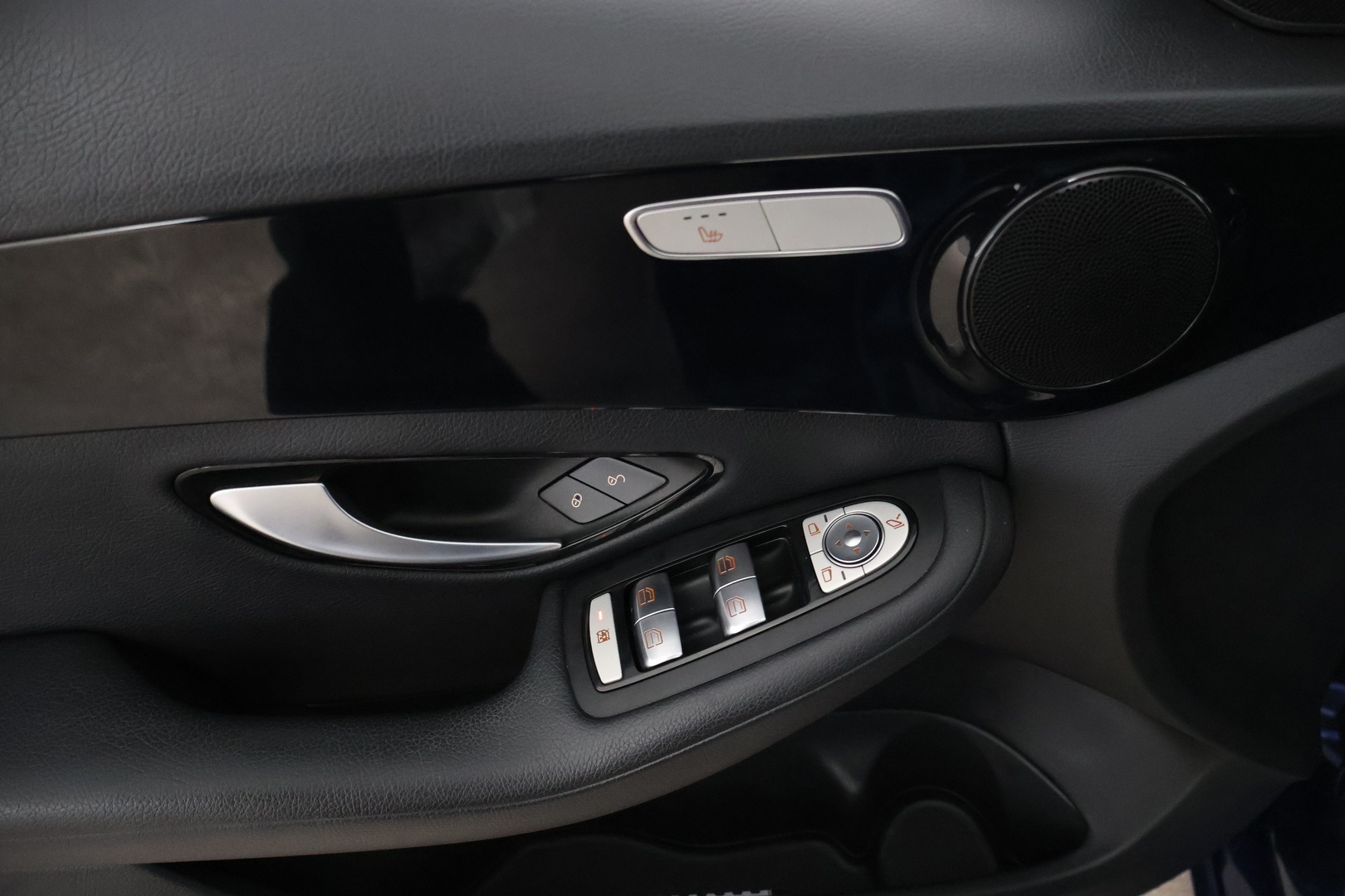 MERCEDES-BENZ C 2016