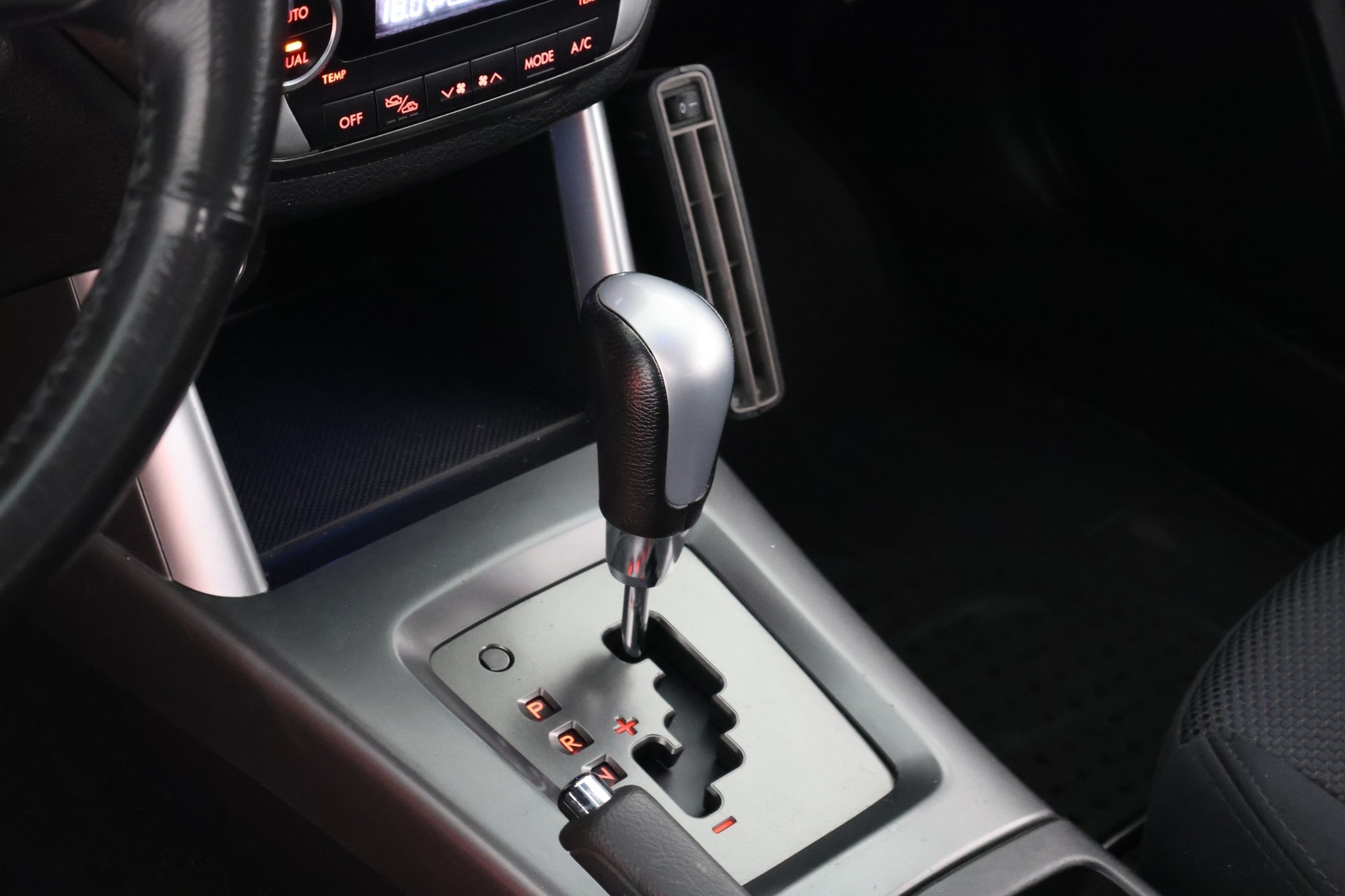 SUBARU Forester 2012