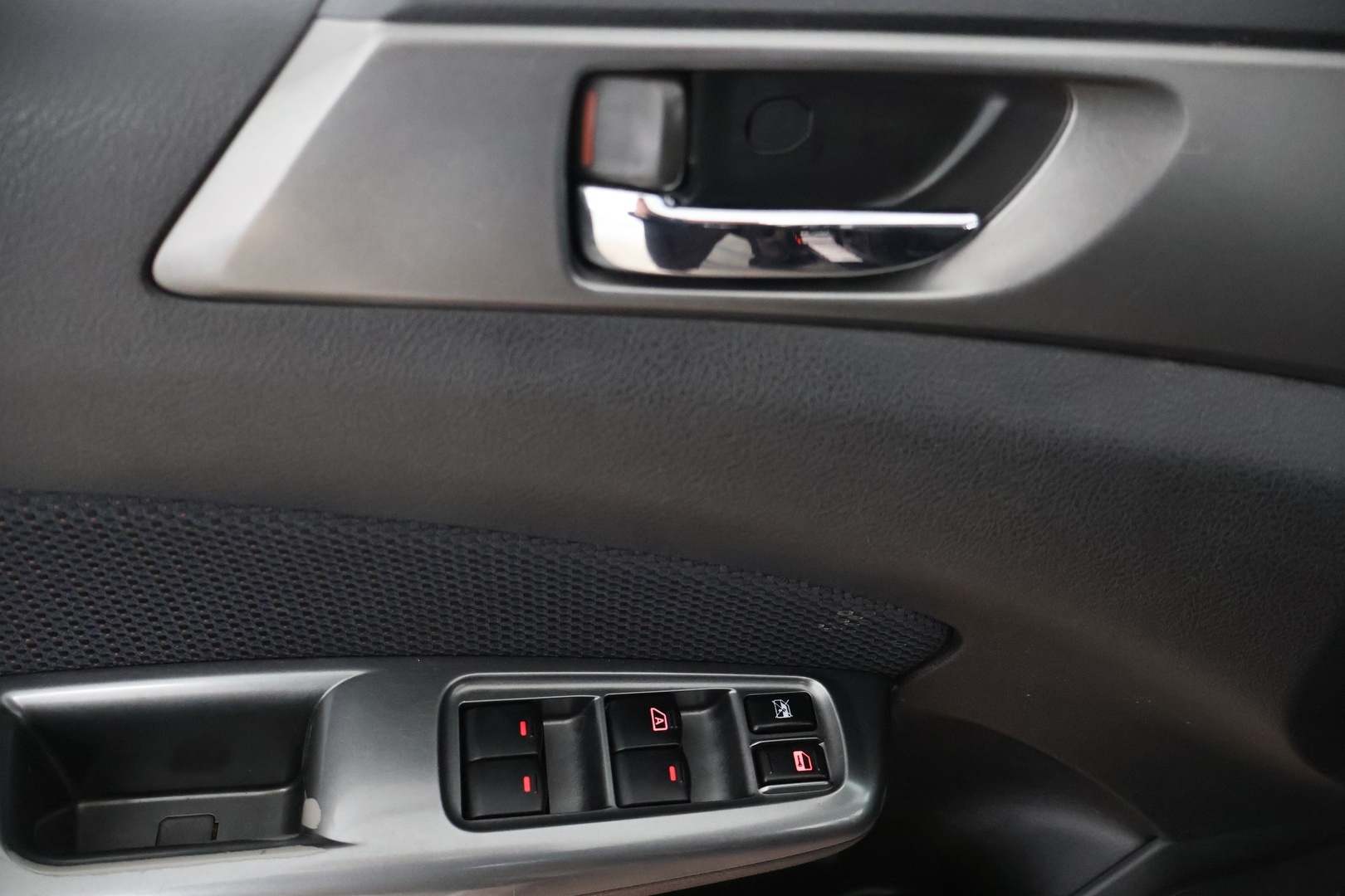 SUBARU Forester 2012
