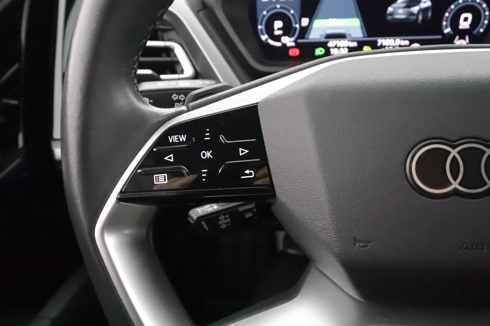 AUDI Q4 e-tron 2023
