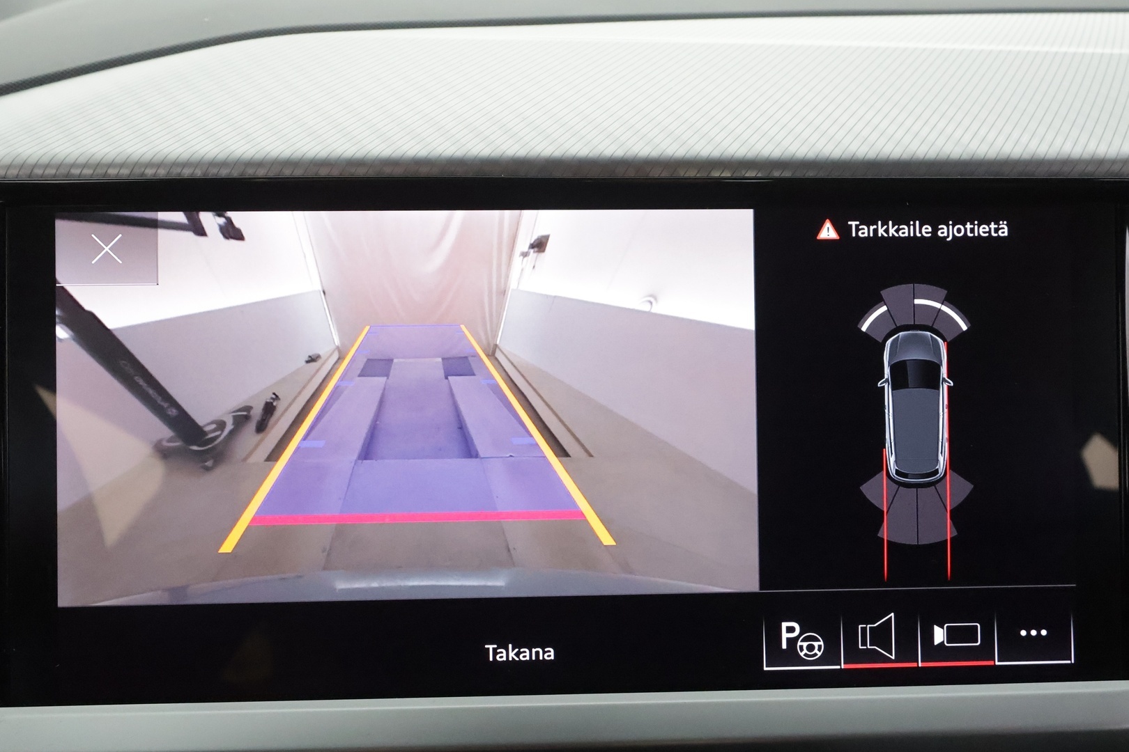 AUDI Q4 e-tron 2023