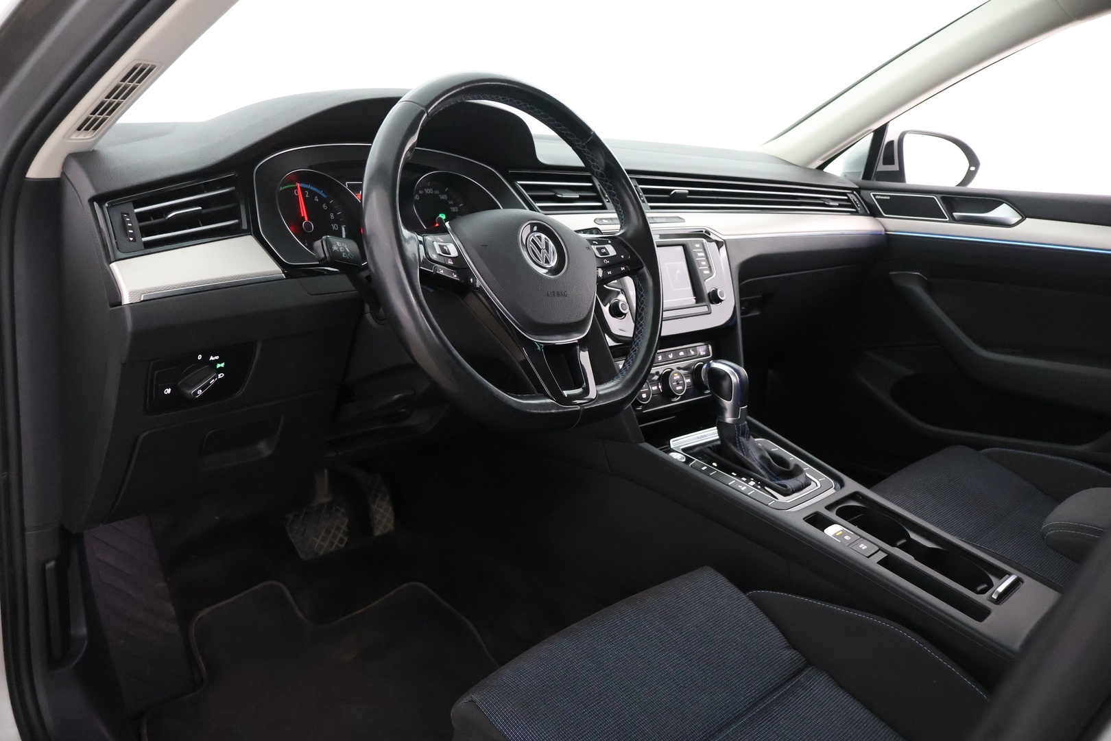 VOLKSWAGEN PASSAT 2017