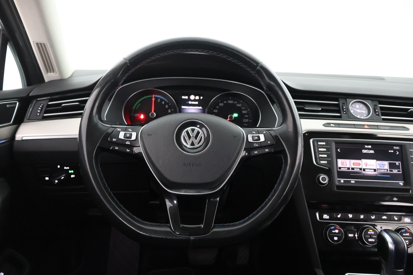 VOLKSWAGEN PASSAT 2017