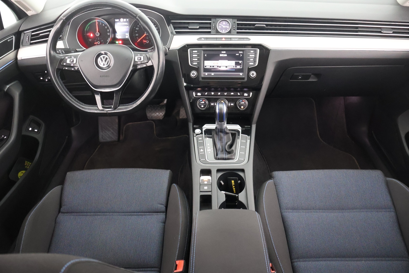 VOLKSWAGEN PASSAT 2017