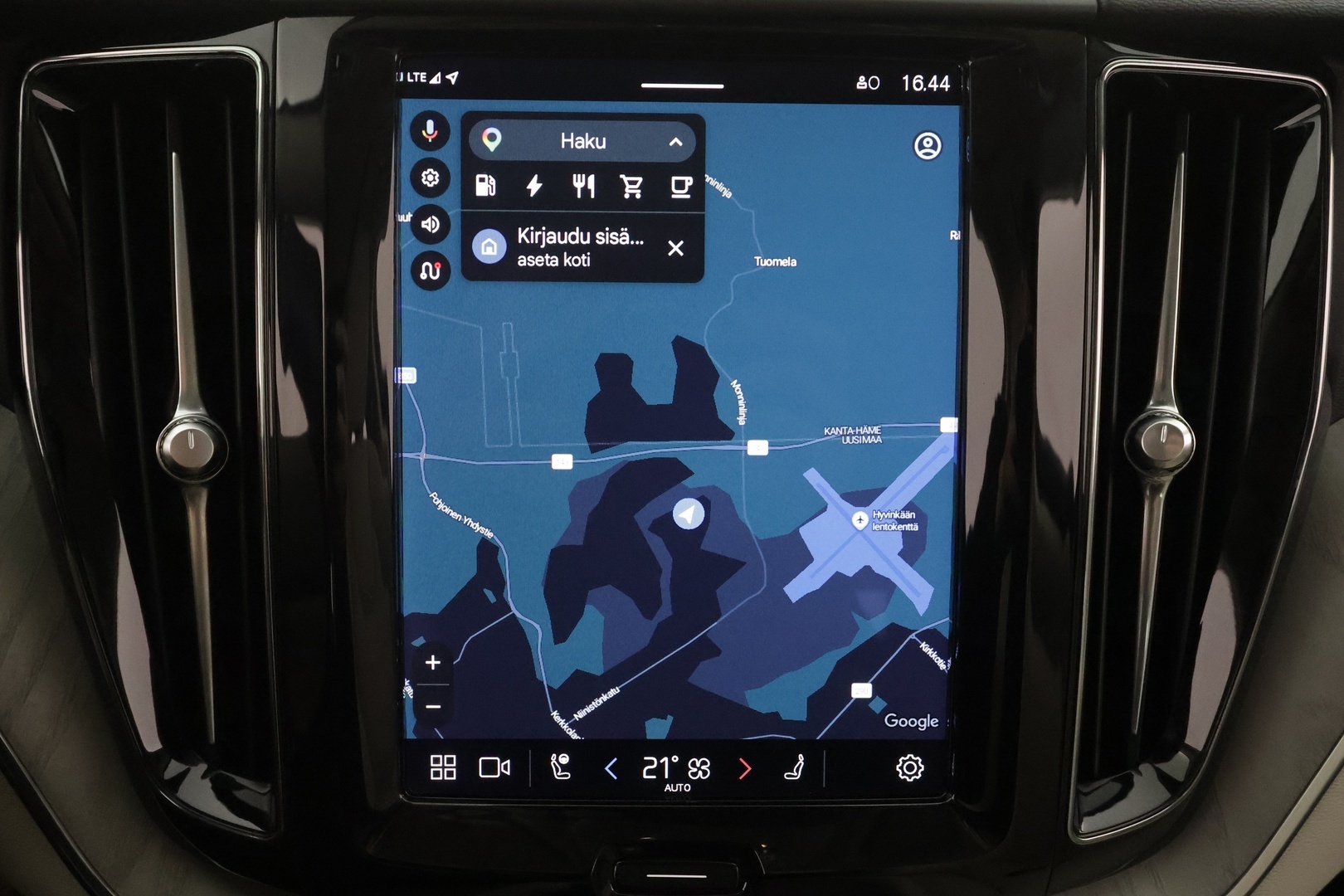 VOLVO XC60 2023