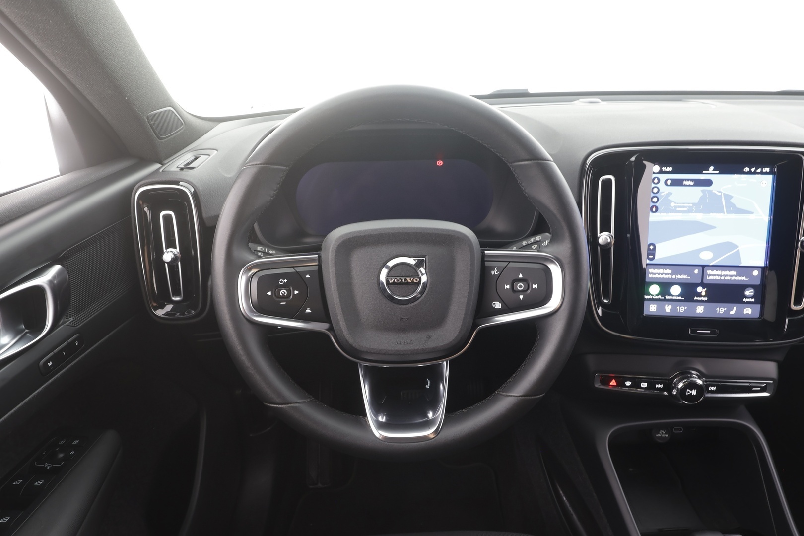 VOLVO XC40 2023